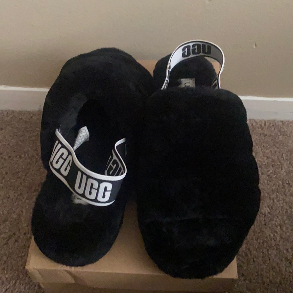 UGG | Black | Fluff Yeah Slide | Size 9